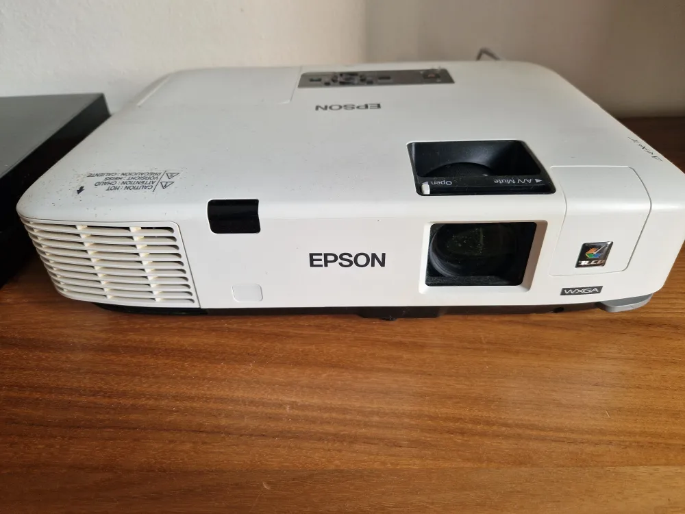 Beamer von Epson zu verkaufen