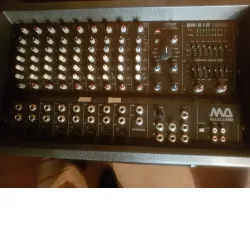 Lautsprecher mit Ständer, Mixer, Notenhalter, Mikrofon mit Ständer