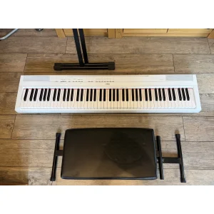 Yamaha E-Piano P 115 mit Transporttasche, Klapphocker u. Zubehör
